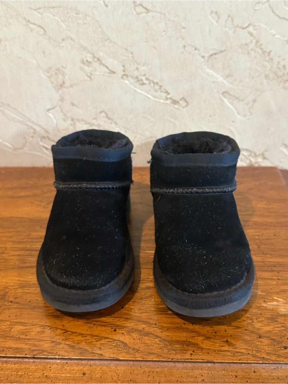 UGG Australia Classic Ultra Mini Toddler Black Suede Boots Size 27/10